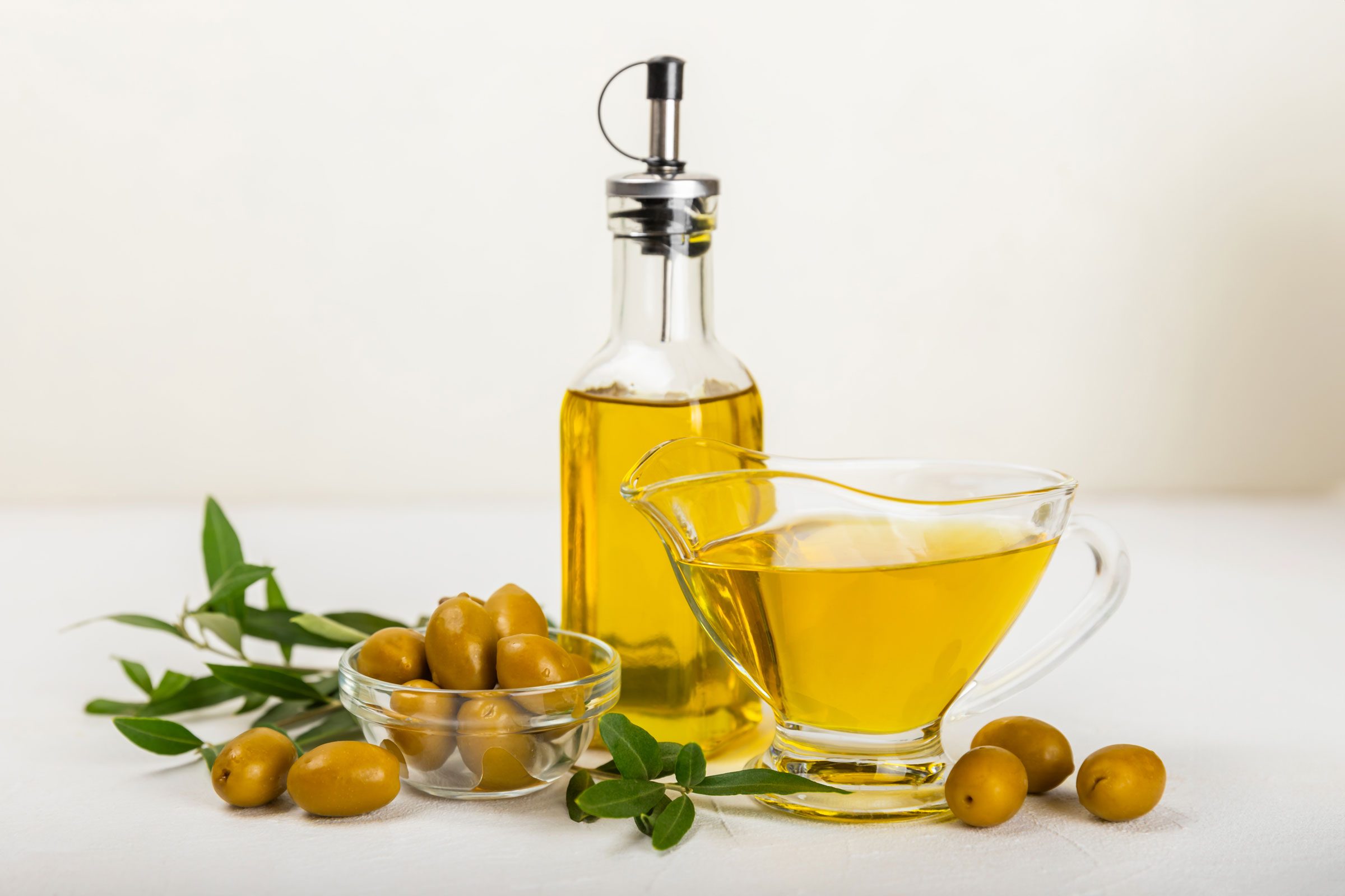 Regular vs. Extra Virgin Olive Oil: What\'s the Difference?
